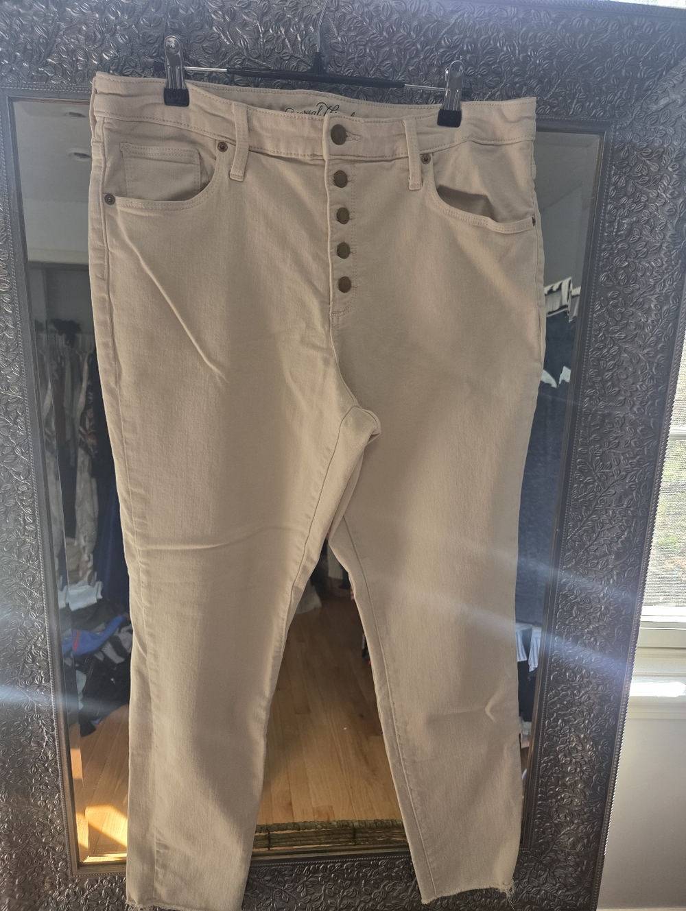 Universal Thread Ivory Stretch Skinny Jeans